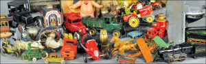big-button-bertoia-auctions-antique-toys-2017-april-santa-claus-zepplin-automotive